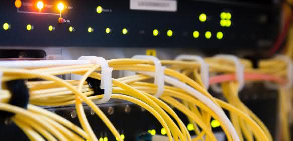 Ethernet-Einsatz zur Anbindung an SPS-Systeme (Auszug).