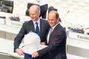 Vorstandswechsel: Dr. Kurt Bock übergibt an Dr. Martin Brudermüller. (Bild: BASF)