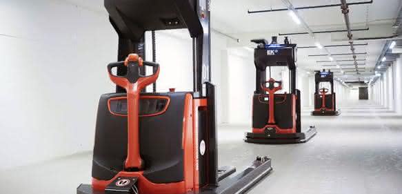 Series stacker