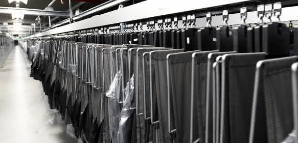 Dematic plastic chain system