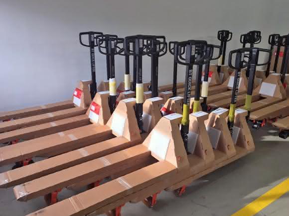Handhubwagen der Toyota BT Lifter L-Serie
