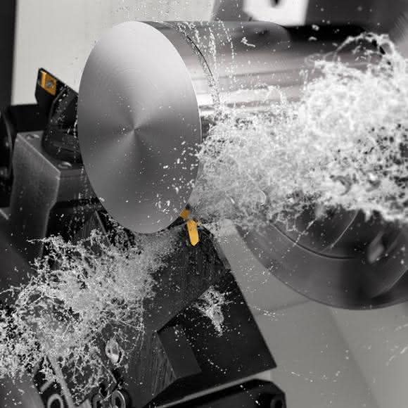 Parting off on turning centers and multitasking machines: Extended range of blades