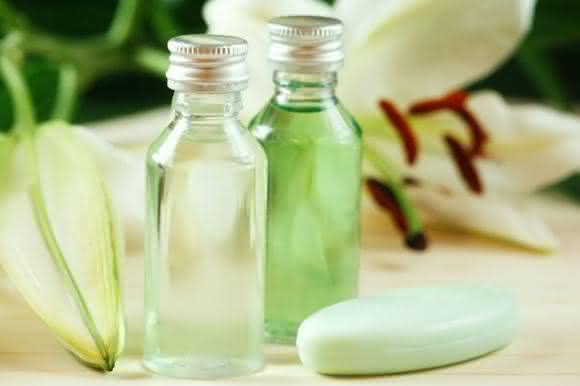 7-Hydroxycitronellal ist ein Duftstoff, der nach Flieder, Lilien und Maiglöckchen riecht. ... Duschgel, Seife