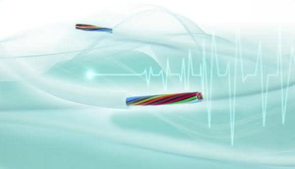 Connecting cable for medical devices
