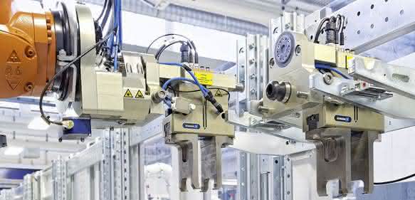 Beladegreifer mit einer Schnittstelle zur Vero-S-NSR-Roboterkupplung