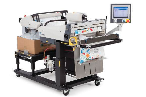 Pouch packaging system