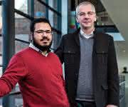 Dr. Ashour Ahmed und Professor Oliver Kühn