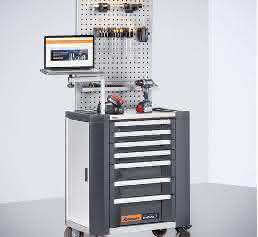 Self-propelled workbench