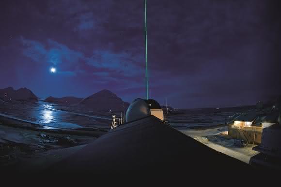 Laserblitz im Polarnachthimmel zur Aerosol-Messung