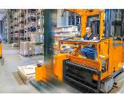 Pro Woche liefert Schuon bis zu 20.000 Pakete aus. Da sind Effizienz und Schnelligkeit gefragt. Hier punktet der MX-X durch eine Verbesserung der Ergonomie. (Bild: Still) Pro Woche liefert Schuon bis zu 20.000 Pakete aus. Da sind Effizienz und Schnelligkeit gefragt. Hier punktet der MX-X durch eine Verbesserung der Ergonomie. (Bild: Still)