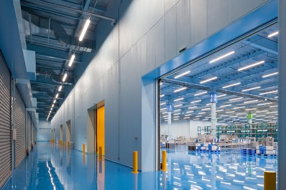 New logistics and distribution center