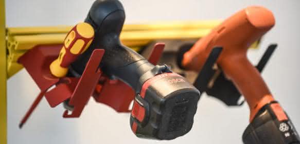 Universal tool holder