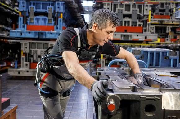 Exoskeleton as load distributor