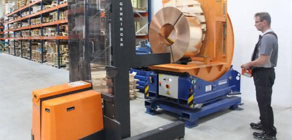 Electric pedestrian pallet truck