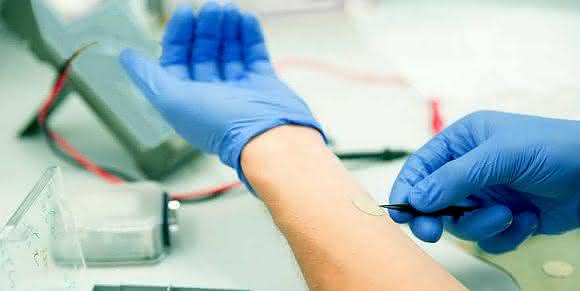 Elektrode für die Gesundheitsüberwachung Medizintechnik: Hautverträgliche Elektroden – von der Natur inspiriert