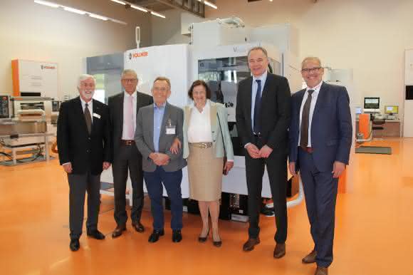 Handover of the 100th Vollmer EDM machine to Mapal