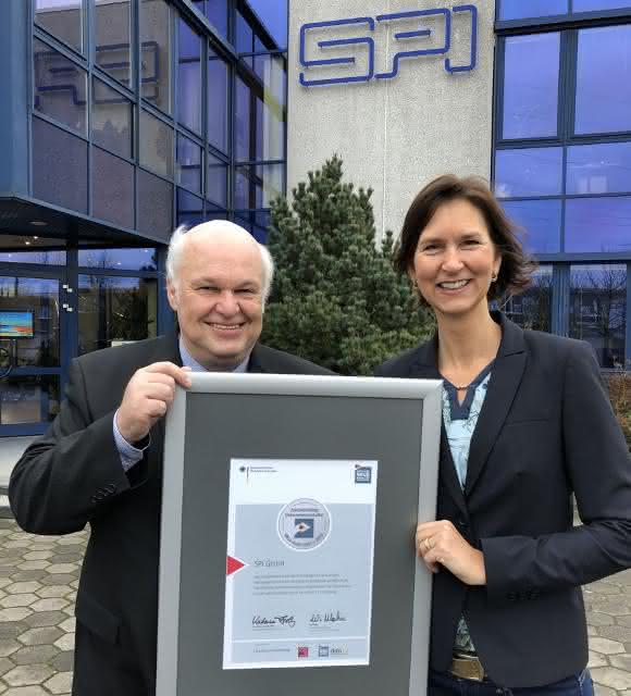 Jeanette Rouvel and Dirk Vollmer Working life 4.0: Sustainable corporate culture