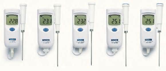 Die fünf neuen Foodcare-Thermometer der HI9350xx-Serie erlauben Temperaturmessungen in allen Bereichen der Lebensmittelanalytik, ob per Thermistor oder Thermoelement. Von links nach rechts: das HI93501 Thermistor-Thermometer mit Wechselsonde, das HI935001 Typ K mit Wechselsonde, HI935007 Typ K mit fester Sonde, HI935004 Typ T mit Wechselsonde, HI935008 Typ T mit fester Sonde (Bild: Hanna Instruments).
