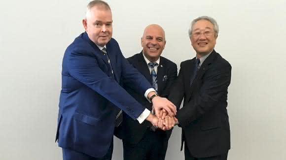 Steven Wyatt, Joe Gemma und Junji Tsuda