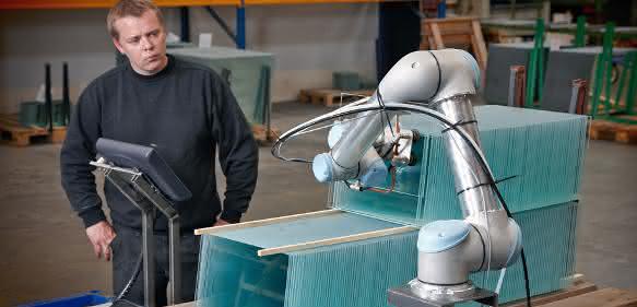 Universal Robots Gern Glas Foerderband