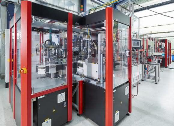 Vollautomatische Anlage für die Automobilindustrie