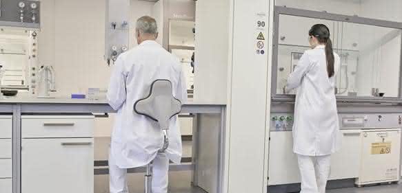Hochkant-Gefahrstoffschrank