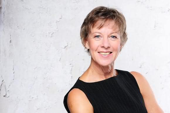 Petra Born, Chefredakteurin handling Petra Born, Chefredakteurin handling