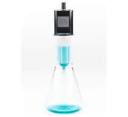 Mit LIS von aquila biolabs können Feedingexperimente im Schüttelkolben nach Angaben des Unternehmens unkompliziert, automatisiert und kostengünstig durchgeführt werden. (Bild: Fotostudio Rheinland) LIS (Liquid Injection System)