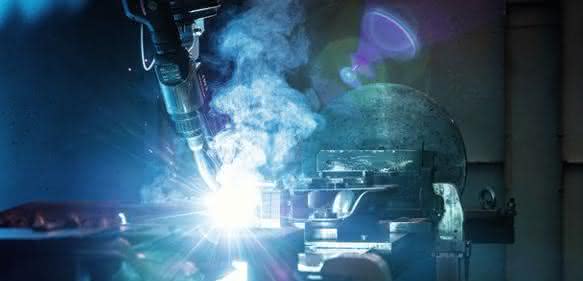 Schweißstromquelle: Fronius: Bessere Qualität dank zweiter Generation des „kalten Lichtbogens“ Schweißstromquelle: Fronius: Bessere Qualität dank zweiter Generation des „kalten Lichtbogens“