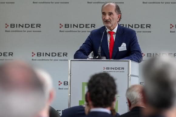 Geschäftsführer Peter Michael Binder bedankte sich auch bei der Belegschaft