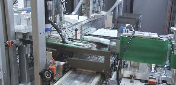 Verpackungs-/Stapelmaschine für Windeln