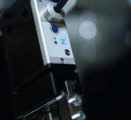 Die Greifkraft lässt sich am Greifer über ein Potentiometer in vier Stufen einstellen Die Greifkraft lässt sich am Greifer über ein Potentiometer in vier Stufen einstellen