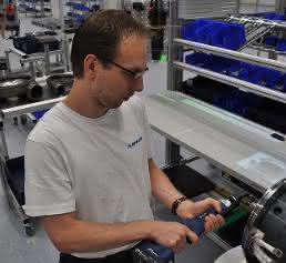 Motormontage mit digitalem Assistenzsystem Motormontage mit digitalem Assistenzsystem