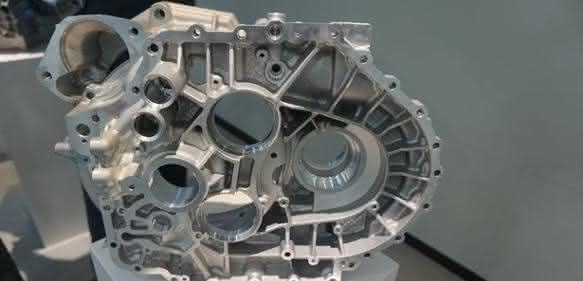 Mechanische Bearbeitung komplexer Motor-, Fahrgestell- und Getriebekomponenten