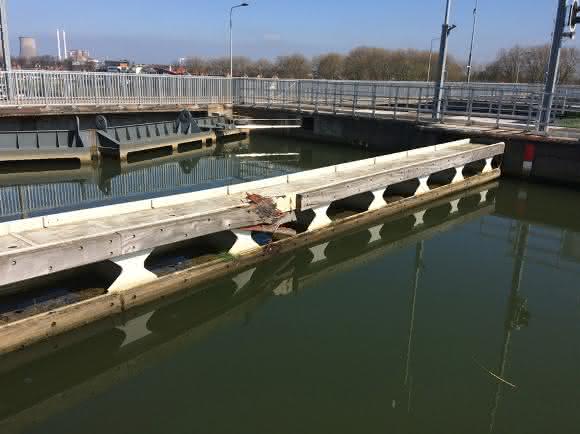 ACE Kollision Schleuse Maasbracht ACE Kollision Schleuse Maasbracht