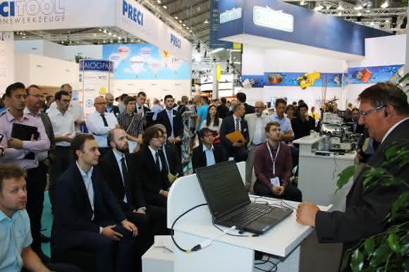 Erfolgskonzept Forum Industrie 4.0 in diesem Jahr auch auf der EMO Erfolgskonzept Forum Industrie 4.0 in diesem Jahr auch auf der EMO