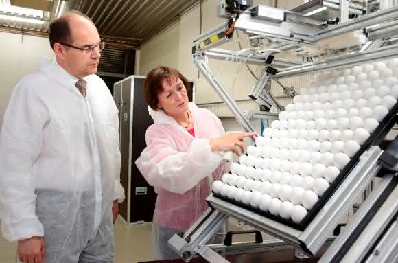 Prof. Dr. Almuth Einspanier und Bundeslandwirtschaftsminister Christian Schmidt