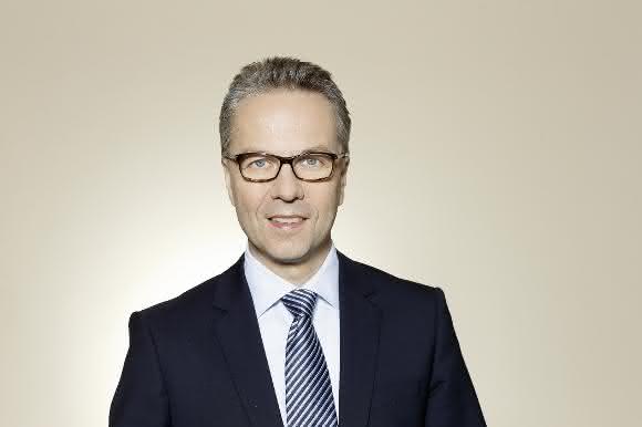 Dr. Stefan Spindler Der Vertrag von Dr. Stefan Spindler wird für fünf Jahre bis zum 30. April 2023 verlängert.