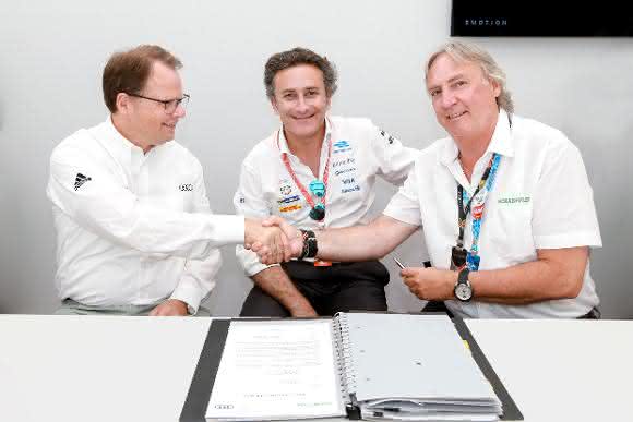 Vertragsunterzeichnung im Rahmen des Berlin ePrix