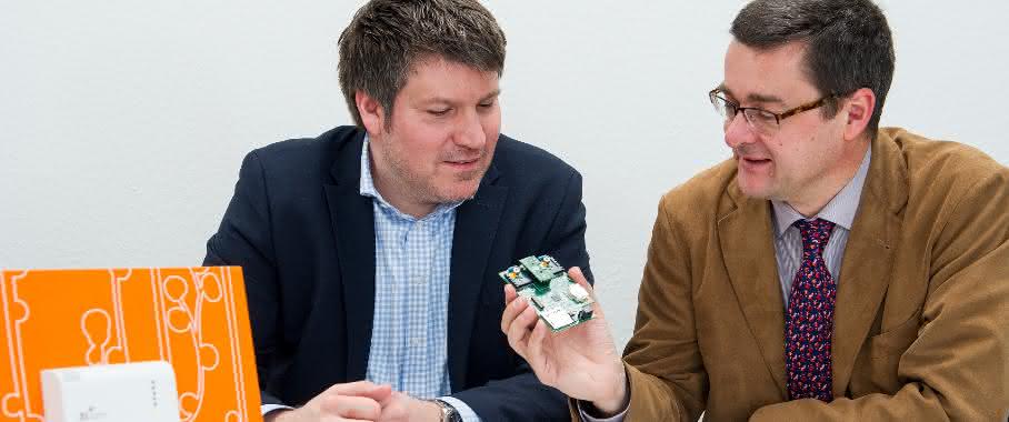Prof. Andreas Schütze und Thorsten Conrad (Foto: Oliver Dietze) Prof. Andreas Schütze und Thorsten Conrad