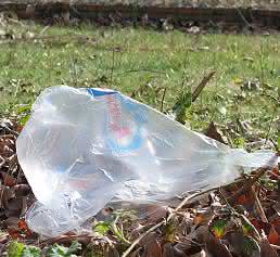 Plastiktüte Positionspapier zu Plastiktüten: Plastiktüte, Papiertasche oder Jutebeutel?