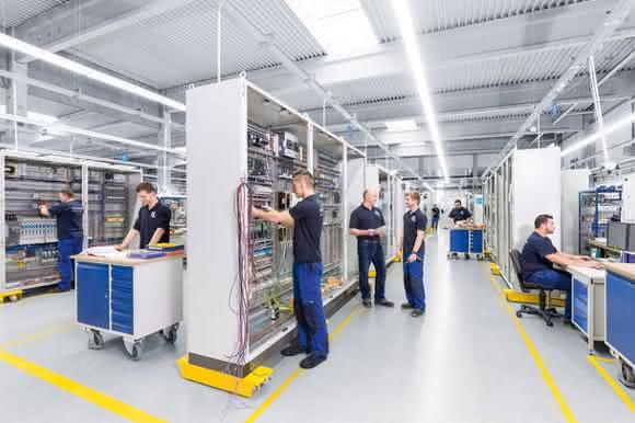 Schaltschrankbau: Cloud weist den Weg