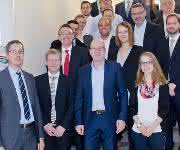Leichtbau-Experten aus Wissenschaft und Wirtschaft trafen sich zum ersten Runden Tisch am Institut für Leichtbau und Kunststofftechnik der TU Dresden (Bild: TUD / ILK) Leichtbau-Experten aus Wissenschaft und Wirtschaft trafen sich zum ersten Runden Tisch am Institut für Leichtbau und Kunststofftechnik der TU Dresden (Bild: TUD / ILK)