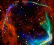 Das internationale Astronomen-Team entdeckte in dem Supernovarüberrest RCW 86 erstmals ein Doppelstern-System aus einem Neutronenstern und einem sonnenähnlichen Stern. (© NASA/JPL-Caltech/UCLA) Das internationale Astronomen-Team entdeckte in dem Supernovarüberrest RCW 86 erstmals ein Doppelstern-System aus einem Neutronenstern und einem sonnenähnlichen Stern. (© NASA/JPL-Caltech/UCLA)