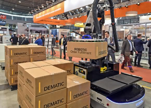 Dematic FlexTruck mit ARM