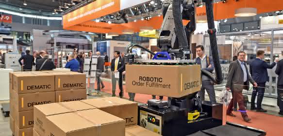 Dematic FlexTruck mit ARM