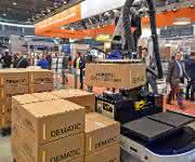 Dematic FlexTruck mit ARM Dematic FlexTruck mit ARM