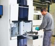im Roboter integrierte Beladestation im Roboter integrierte Beladestation