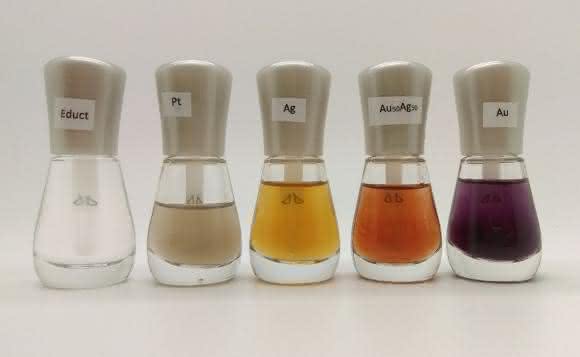 Nagellack mit Edelmetall-Nanopartikeln