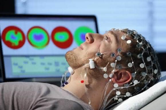 EEG-Messung (Copyright: Forschungszentrum Jülich)